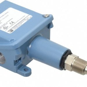 UNITED ELECTRIC CONTROLS CO. 0 to 225&deg;F, Watertight Temp Switch B100-120